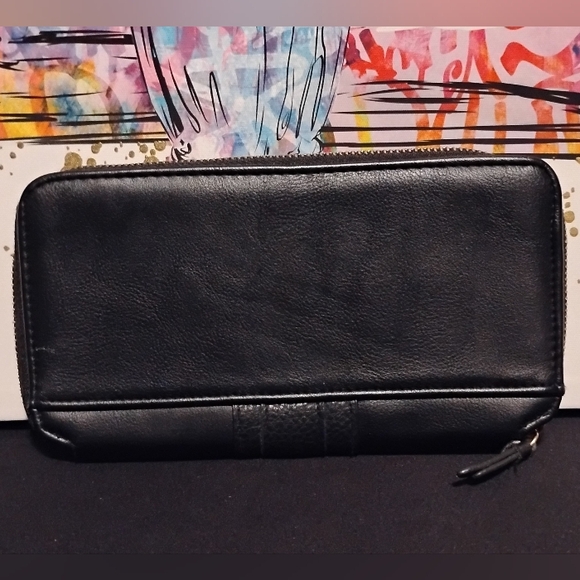 Black Leather Wallet With Lots Of Different Pockets And Card Holder Slots - Picture 2 of 7